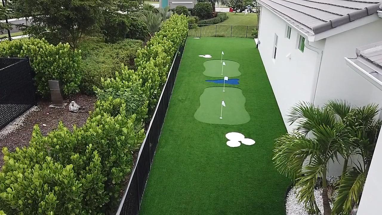 Professional side-yard putting green